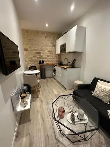 Studio Paris 75010 France